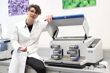 Retsch : 実験用粉砕機 : ボールミル : ボールミルMM500 vario